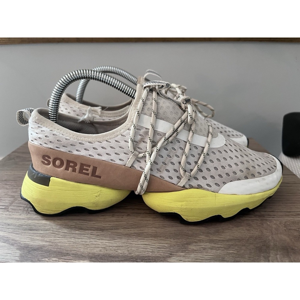 Sorel Women's Size 7.5 KINETIC Impact Wonder Lace Sneakers Lightweight Yellow O1